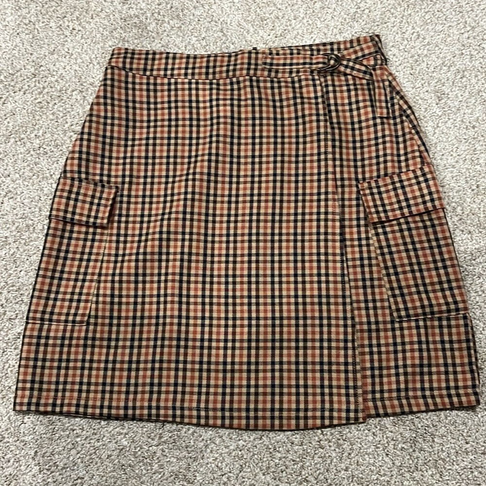 Women’s size 6 plaid Cato skirt